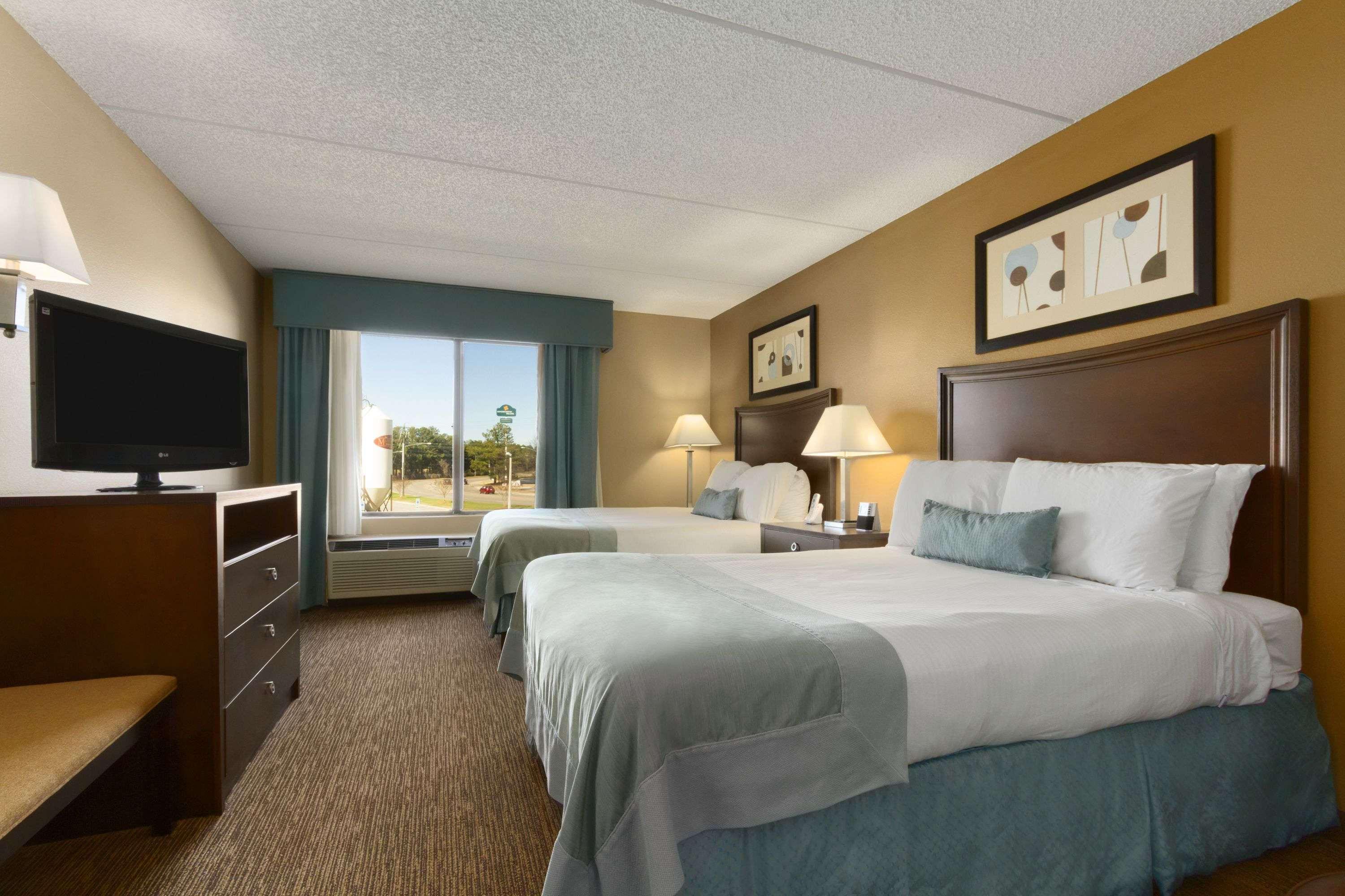 Independent Sphc Cross Creek Inn & Suites Fayetteville Exterior photo