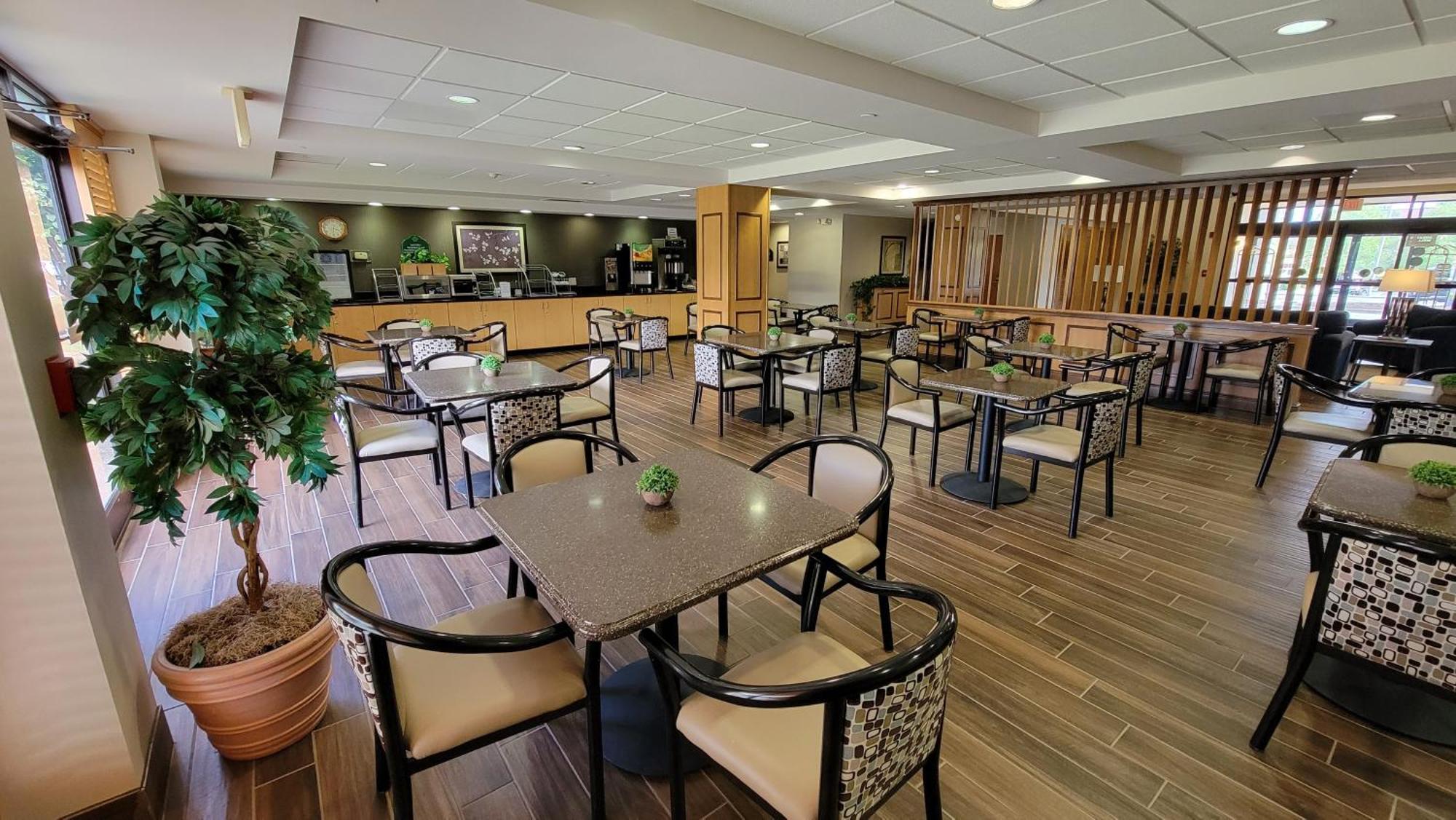 Independent Sphc Cross Creek Inn & Suites Fayetteville Exterior photo