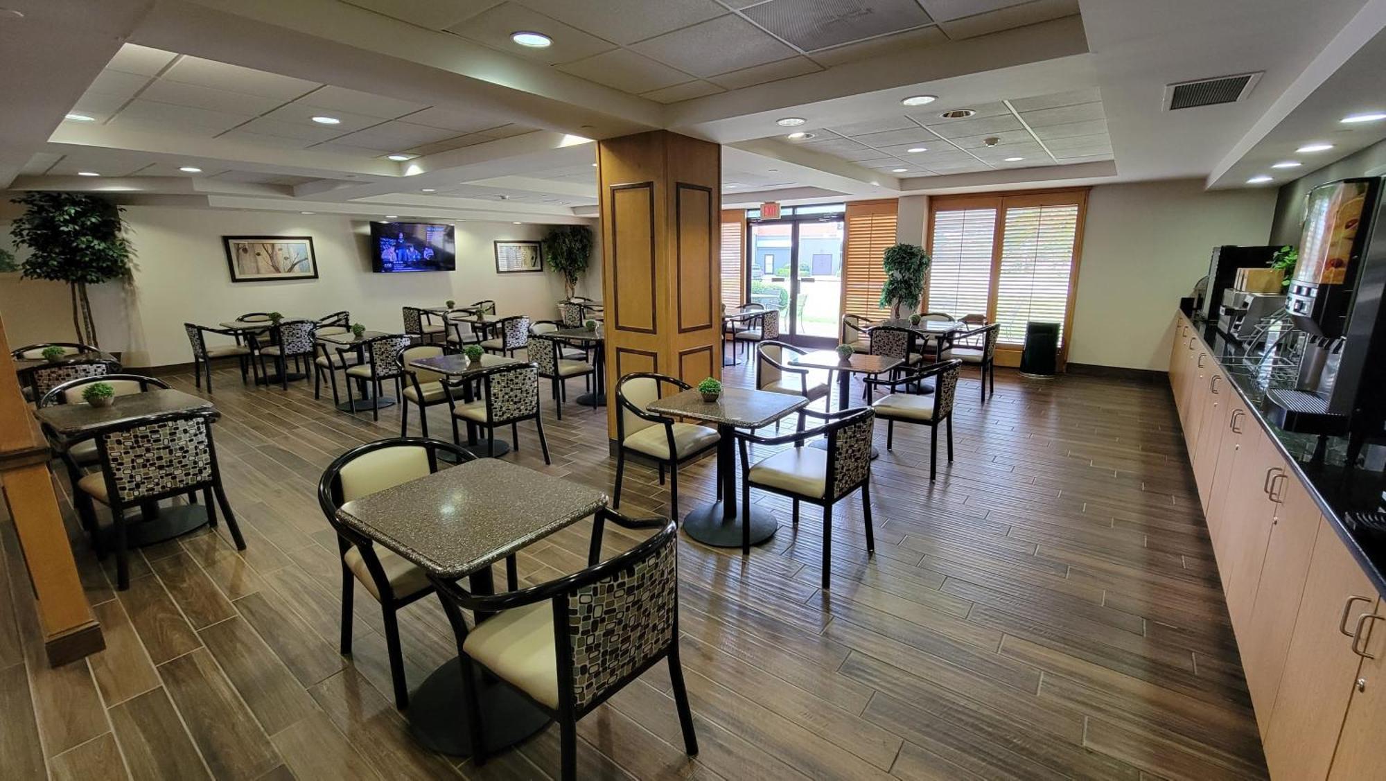 Independent Sphc Cross Creek Inn & Suites Fayetteville Exterior photo