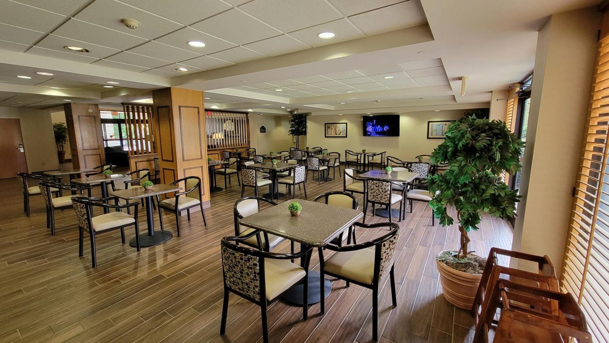 Independent Sphc Cross Creek Inn & Suites Fayetteville Exterior photo