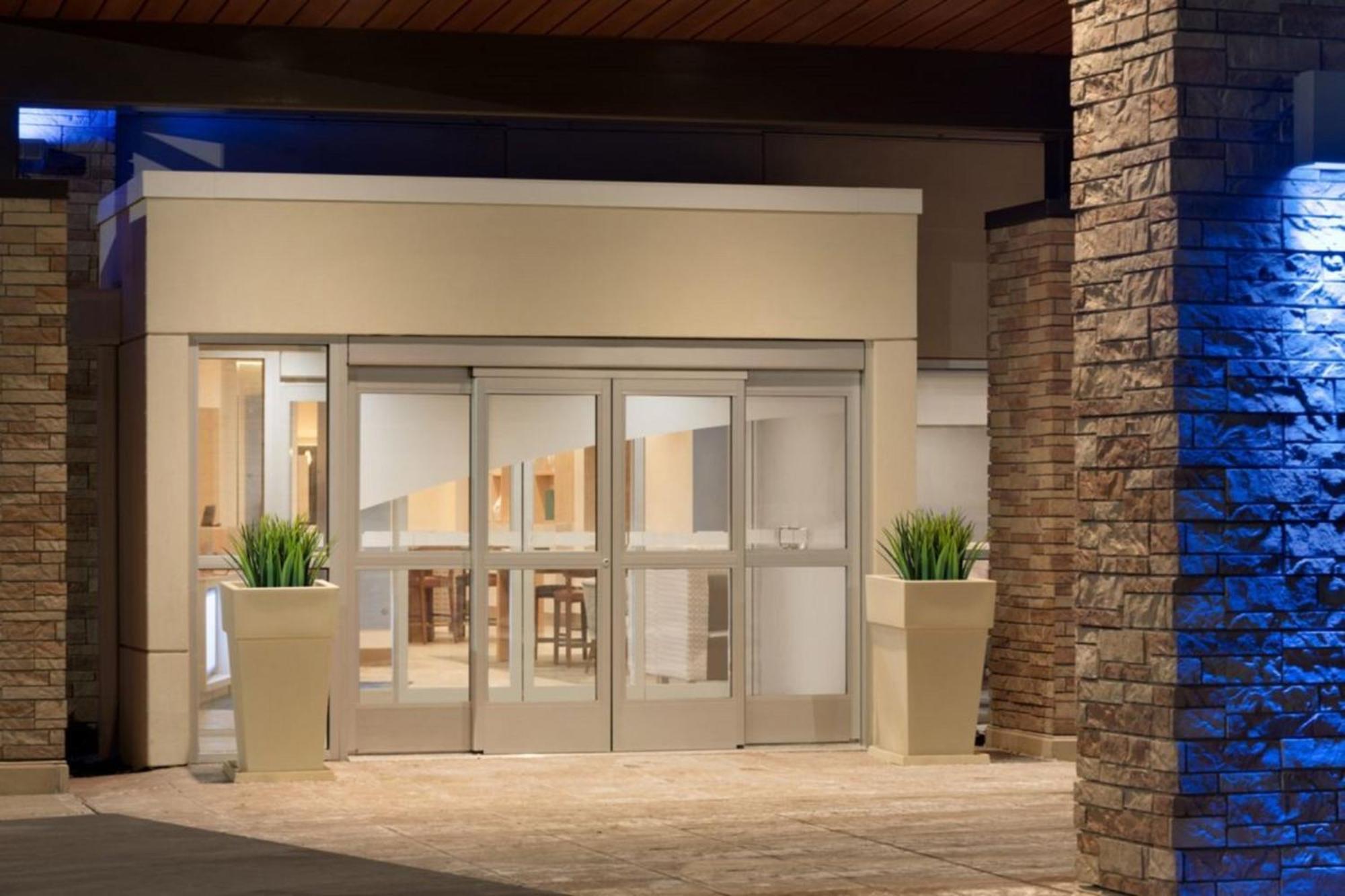 Independent Sphc Cross Creek Inn & Suites Fayetteville Exterior photo